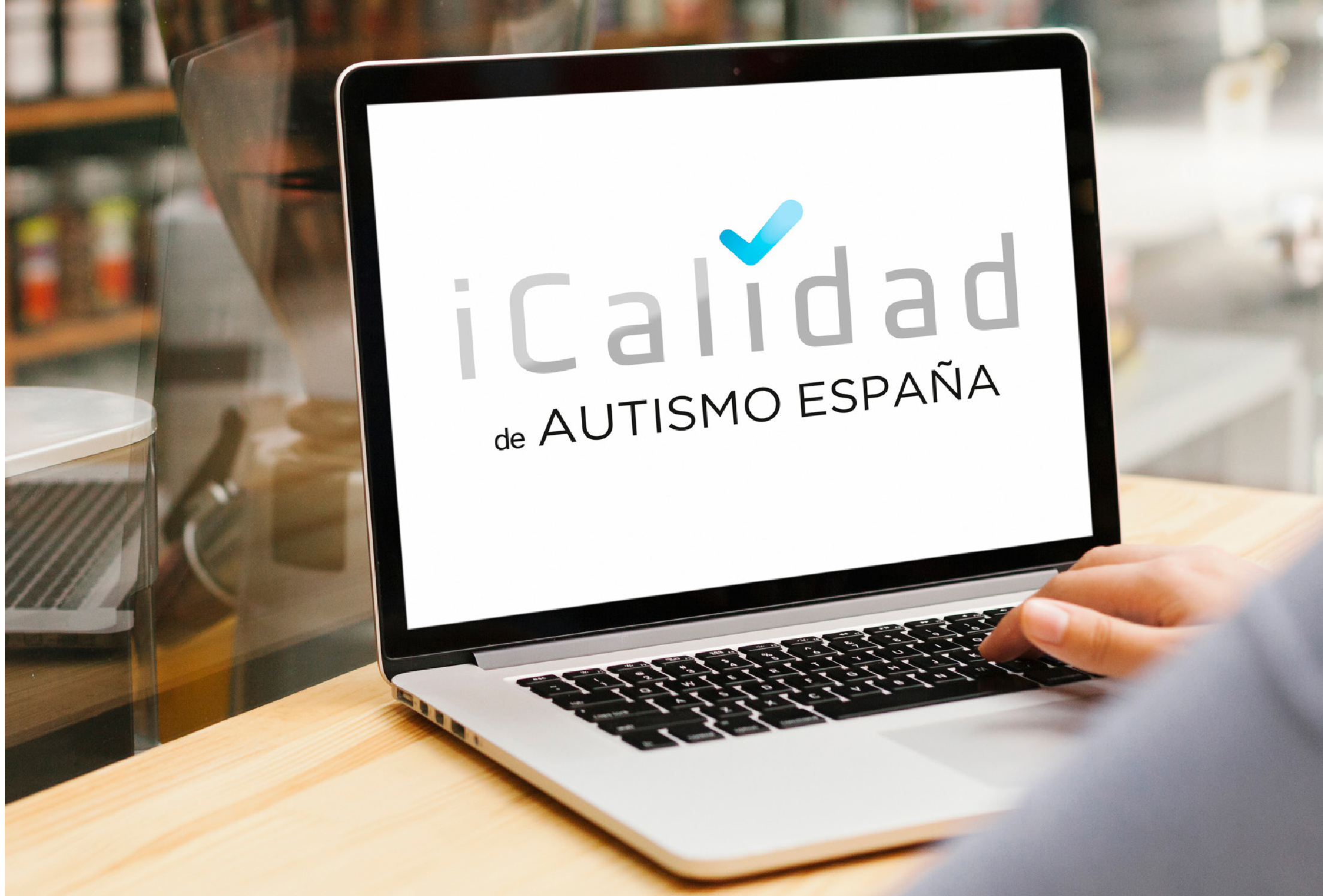 Imagen de ordenador con logo de iCalidad
