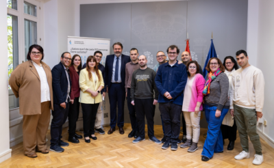 Personas autistas ejercen el rol de portavoces ante el secretario de Estado de Juventud e Infancia