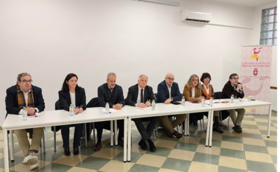 Nos reunimos con el alcalde de Ciudad Real y entidades locales para evitar la celebración del evento que vincula las vacunas y el autismo